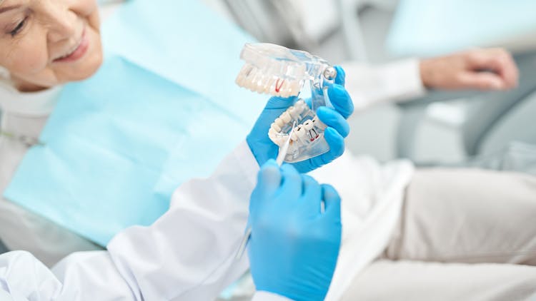 Prótesis dental en personas mayores